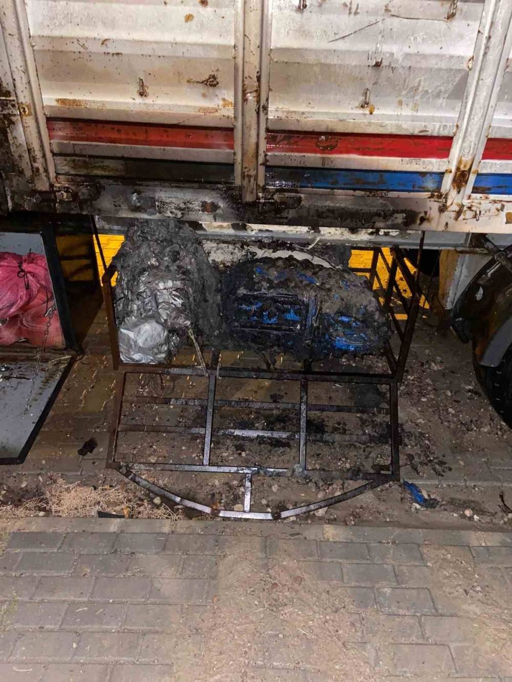 Konya'da ev ve dorsede çıkan yangın korkuttu