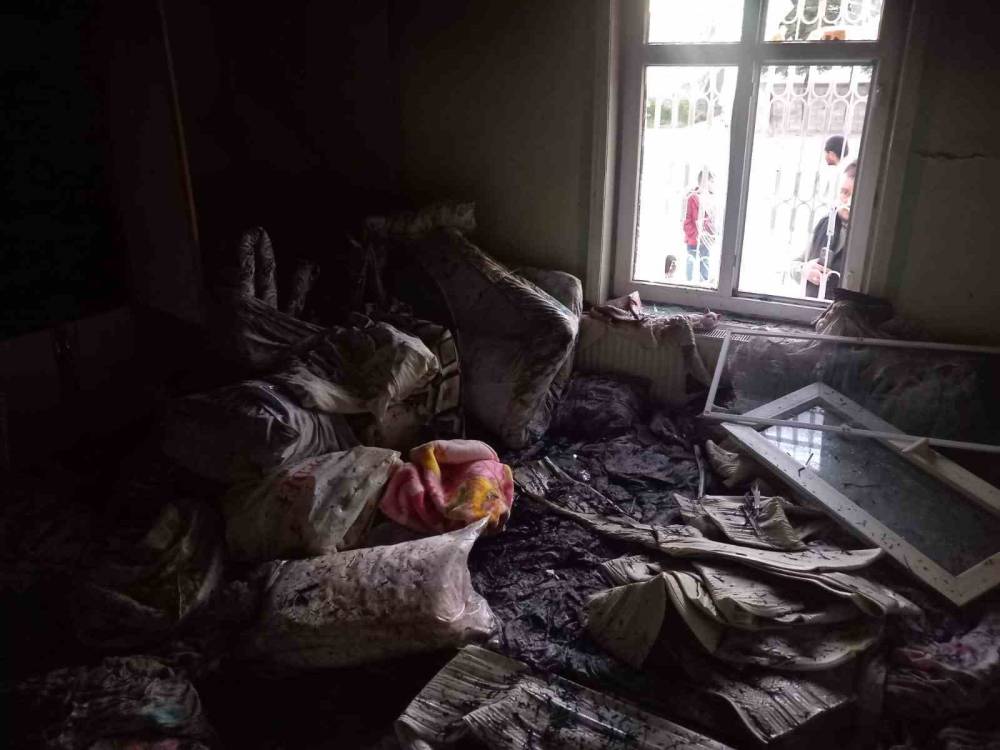 Konya'da ev ve dorsede çıkan yangın korkuttu