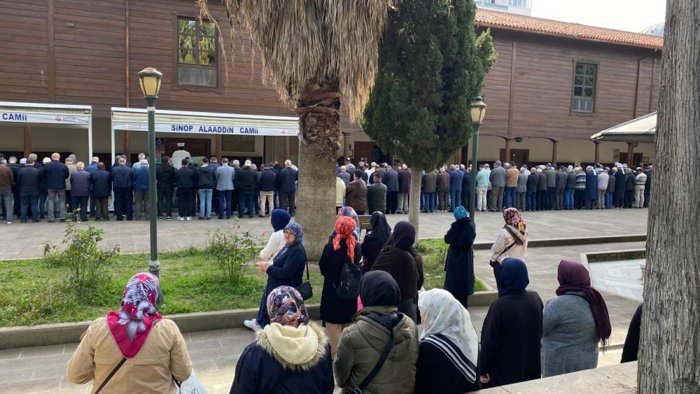 Çöp kamyonunun çarptığı kadın toprağa verildi; şoför serbest