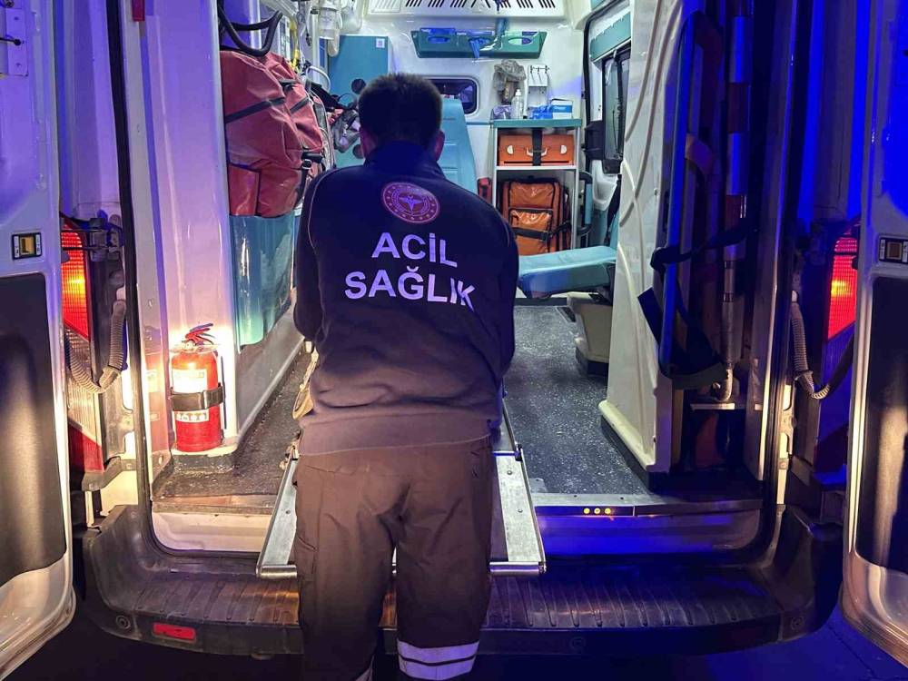 İstinat duvarı çöktü: 1 ağır yaralı