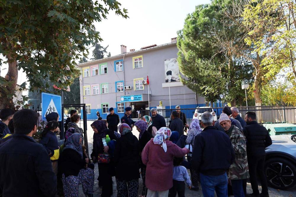 Ortaokulda darp iddiasına velilerden tepki