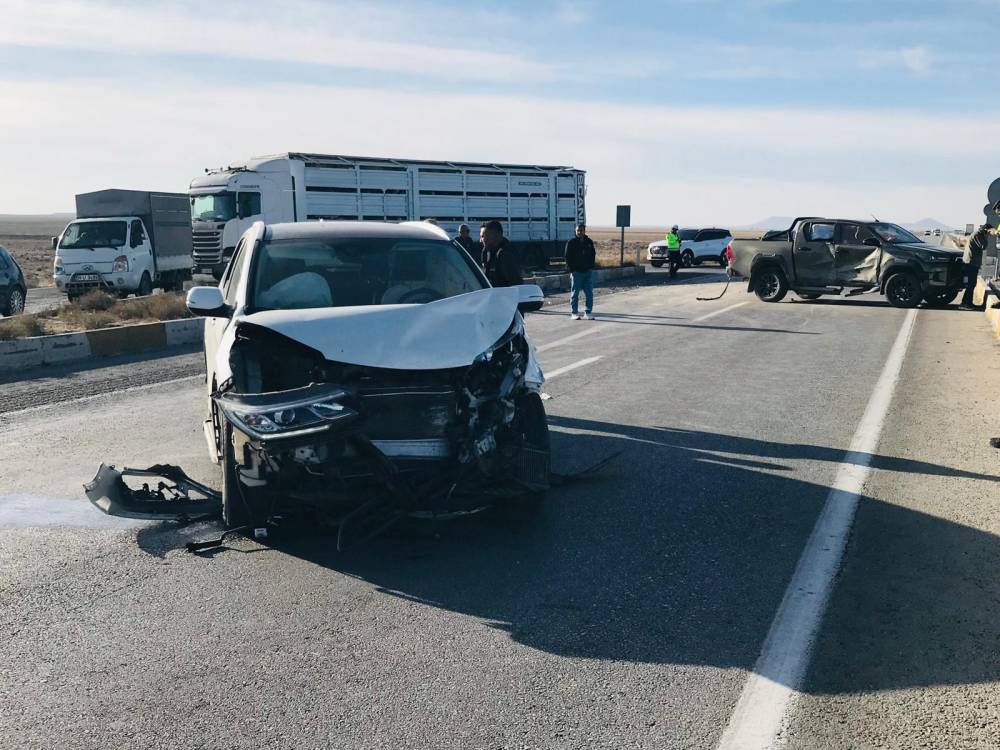 Konya'da feci kaza! 3'ü çocuk 7 yaralı