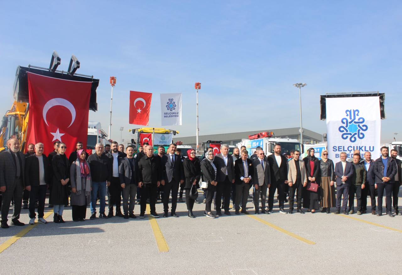 selcuklu-belediyesi-tarafindan-konyaya-2023-2025-yillari-arasinda-filoya-kazandirilan-hizmet-araclari-tanitildi-4.jpeg