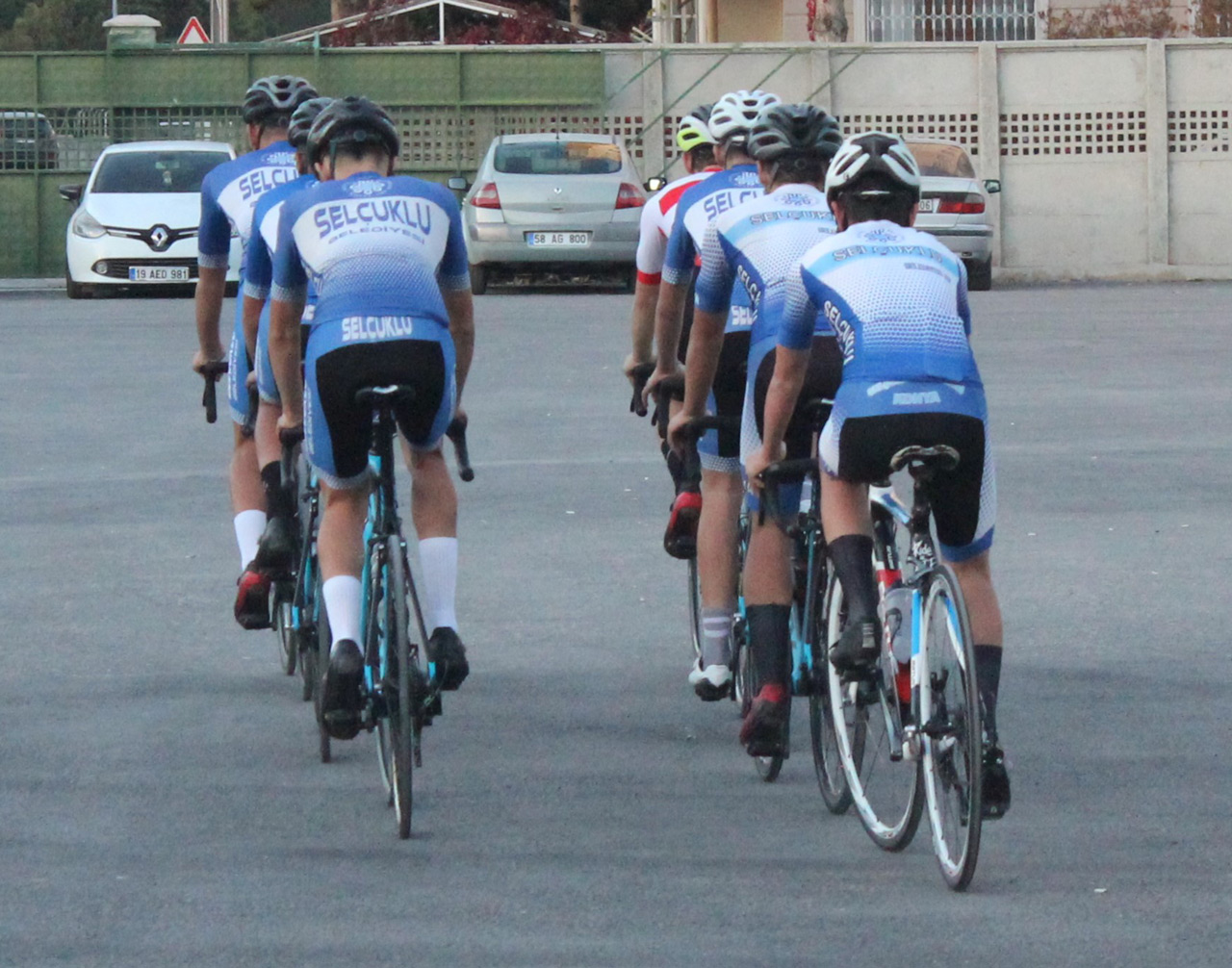 selcuklu-belediyespor-bisiklet-takimi-2.jpg