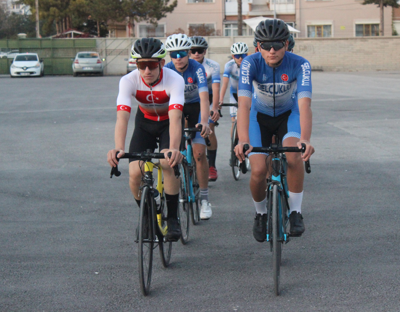 selcuklu-belediyespor-bisiklet-takimi-6.jpg