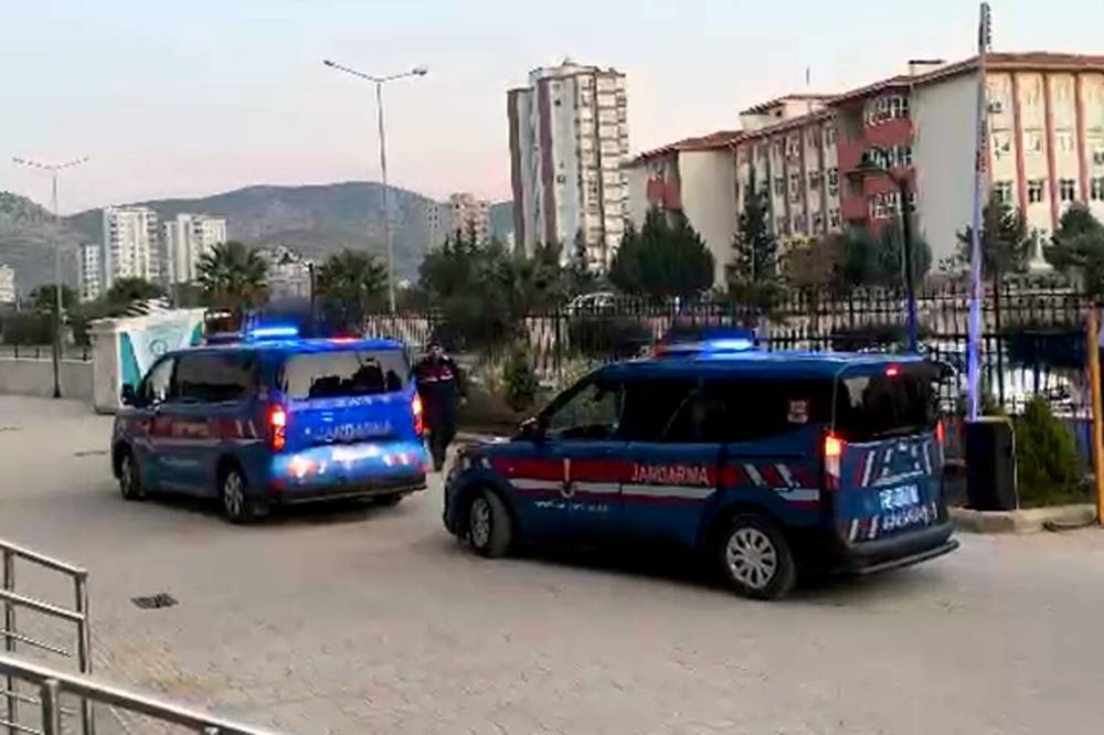 Babasının yanına götürme bahanesiyle bisikletine bindirdiği çocuğa istismarda bulundu