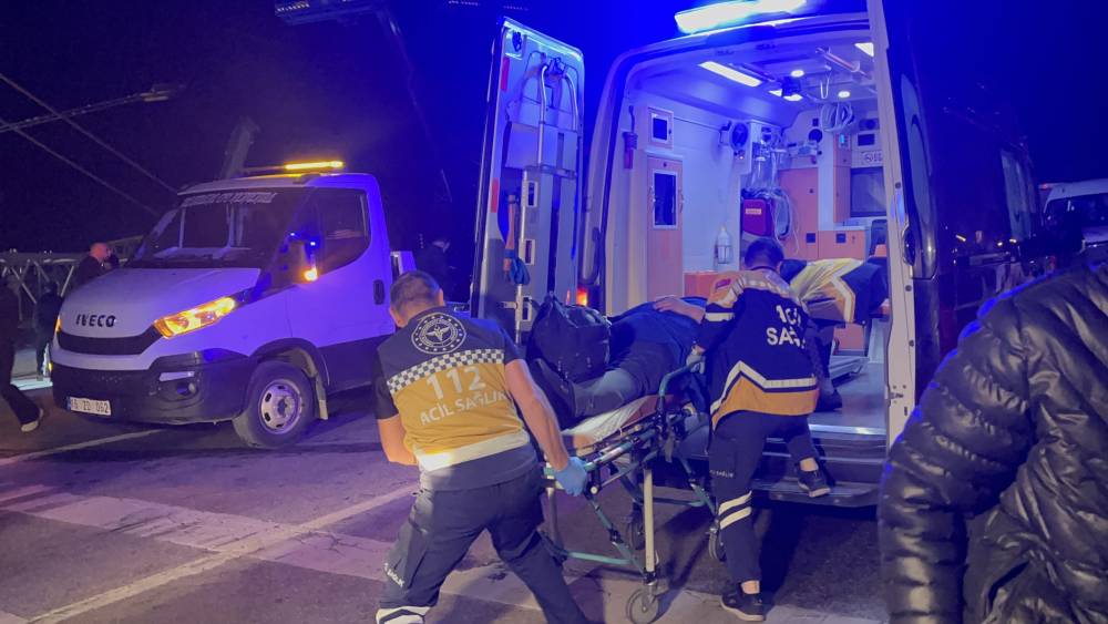 Bursa-Yalova yolunda 5 aracın karıştığı zincirleme kaza: 1 ölü, 13 yaralı