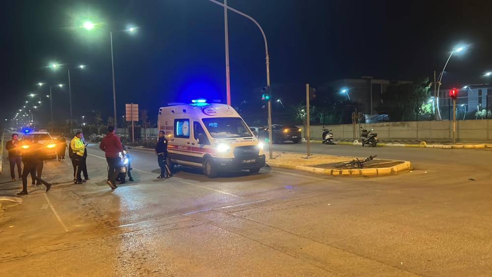 Otomobil bisiklete çarptı; 1 ölü