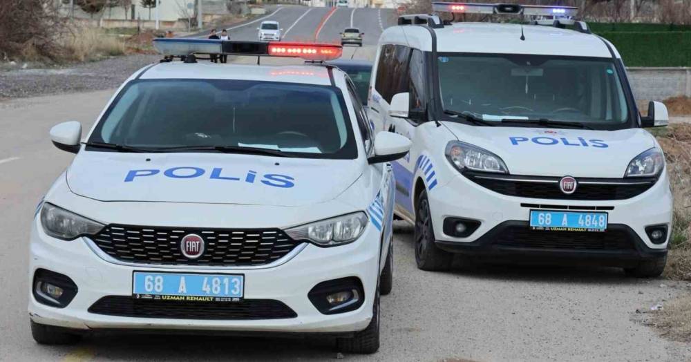 Gençlerin yan baktın kavgasında kan aktı!