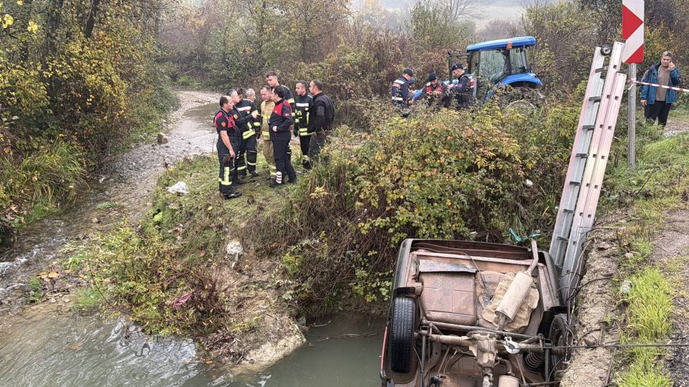 Dereye devrilen otomobildeki evli çift boğuldu, komşuları ağır yaralı