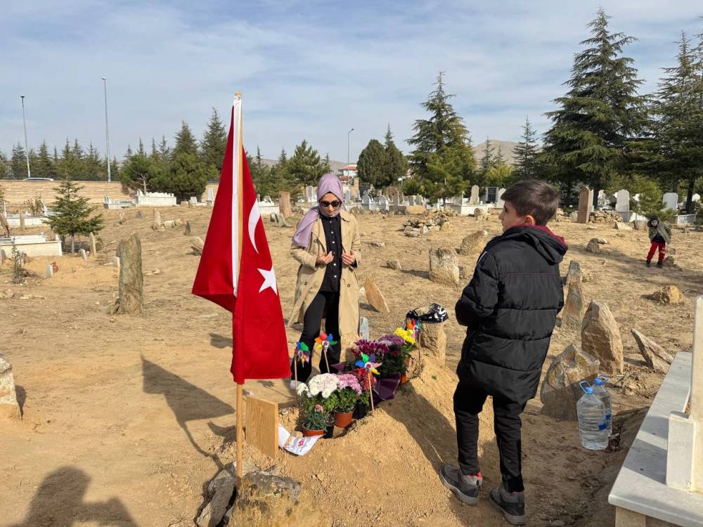 Konya'da acı kutlama... 'En güzel anları, artık mezar başında kutlayacağız'
