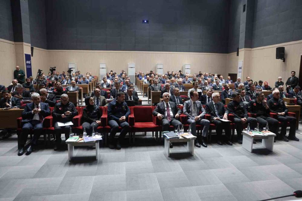 'Türkiye'de 2 bin 418 tane kırmızı eylem planı var, bunlar bir an önce çözülmeli'