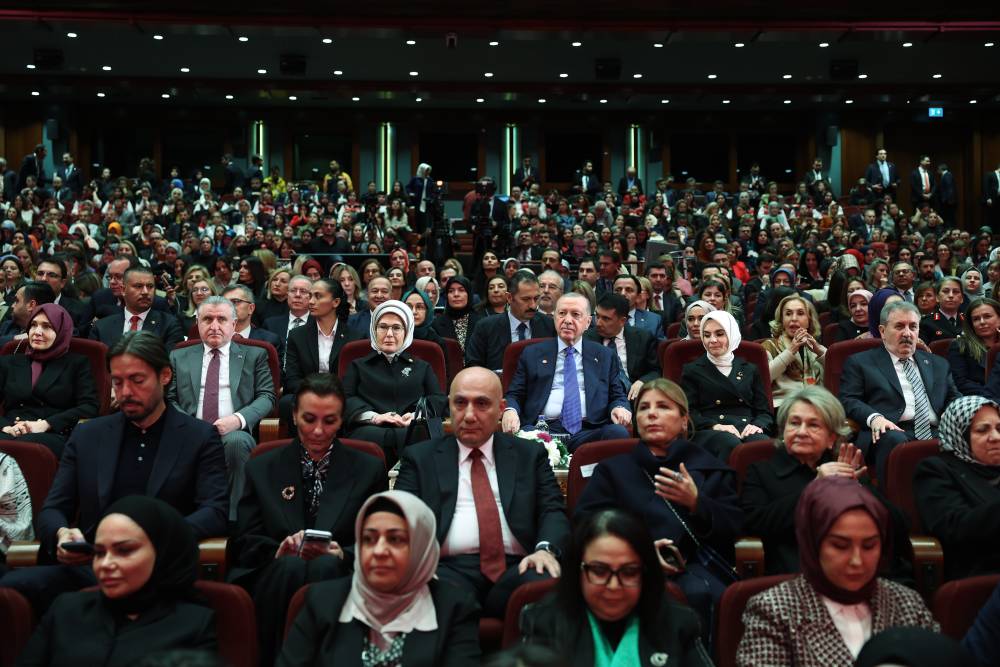 Cumhurbaşkanı Erdoğan: Kadına ve çocuğa şiddet, insanlık suçudur