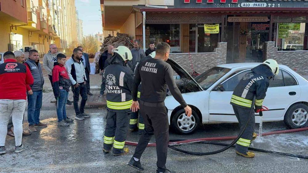 Konya'da seyir halindeki otomobilde yangın