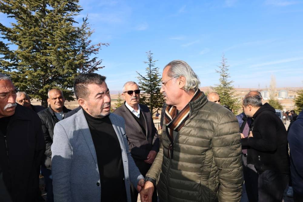 Küçücük bir yüreği toprağa vermenin tarifi yok... Okulda fenalaşarak ölen çocuk toprağa verildi