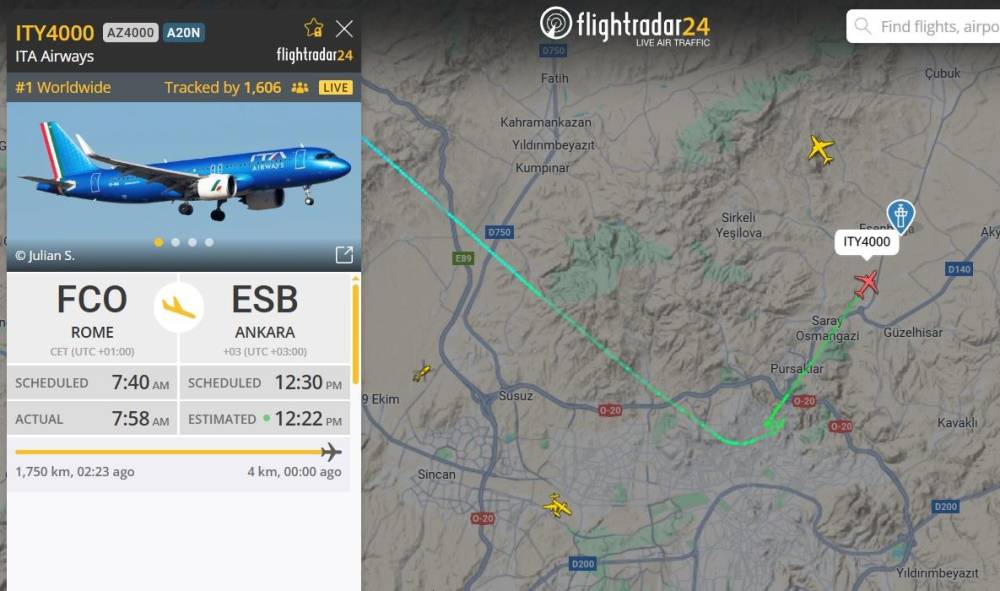 Papa'nın uçağı en çok takip edilen uçuş oldu