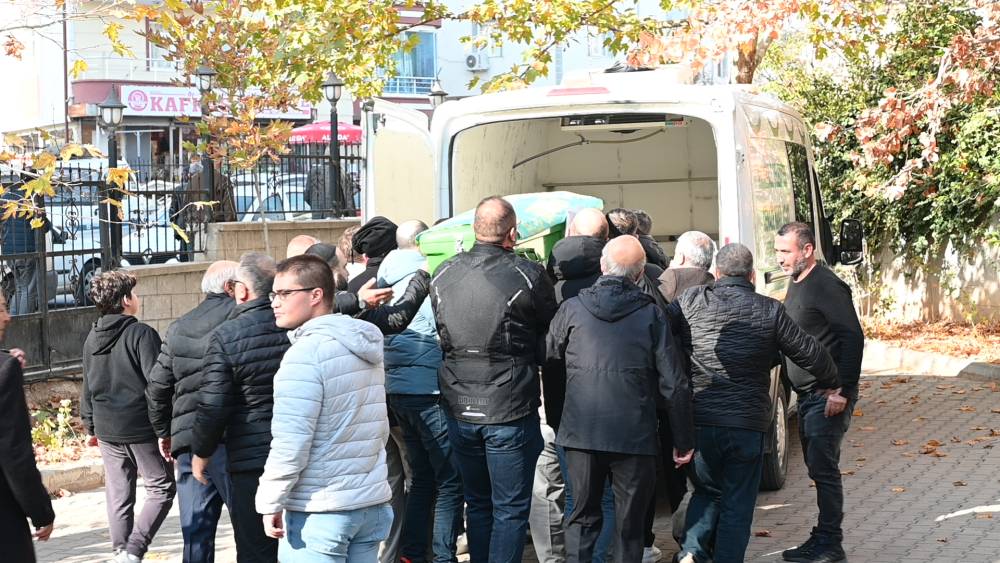 Kırıkkale'de sac levhanın altında kalıp ölen 2 işçi toprağa verildi