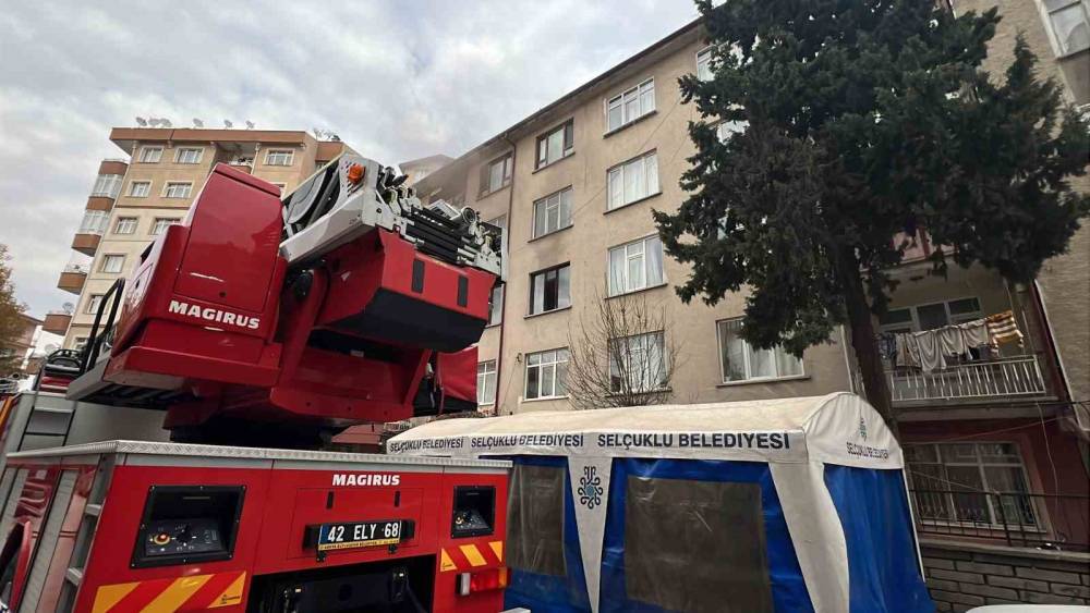 Konya merkezde dairede patlama!