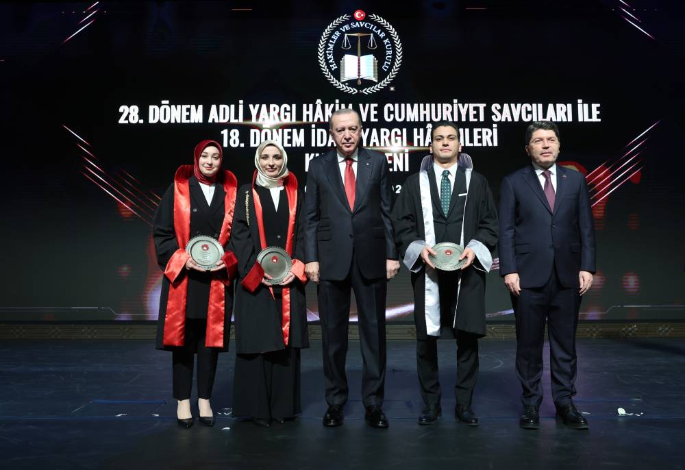 Cumhurbaşkanı Erdoğan: Yargıyı tehdidin nedeni iddiaların vahameti ve ciddiyetidir