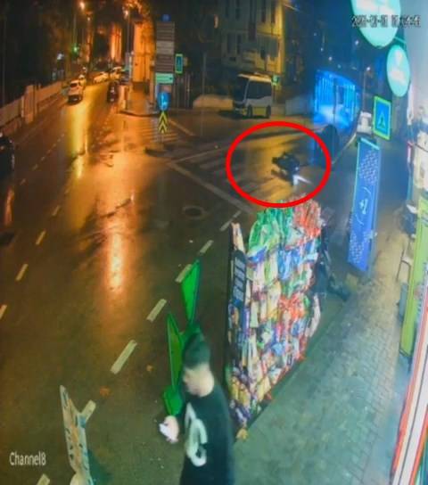 Devrilen motosikletin sürücüsü üniversiteli genç öldü