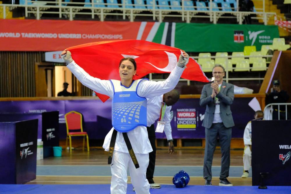 Milli Tekvandocu Begüm Kavukcuoğlu dünya şampiyonu