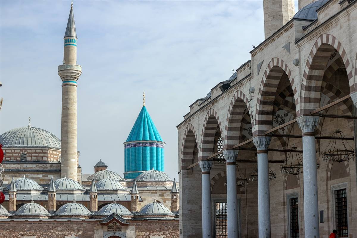 mevlana-farkli-inanc-ve-kulturden-insanlari-huzur-vakti-temasiyla-bulusturacak-3.jpg
