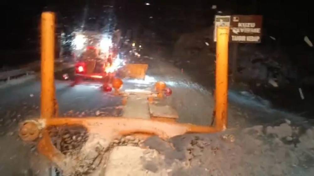 Antalya-Konya karayolu beyaza büründü