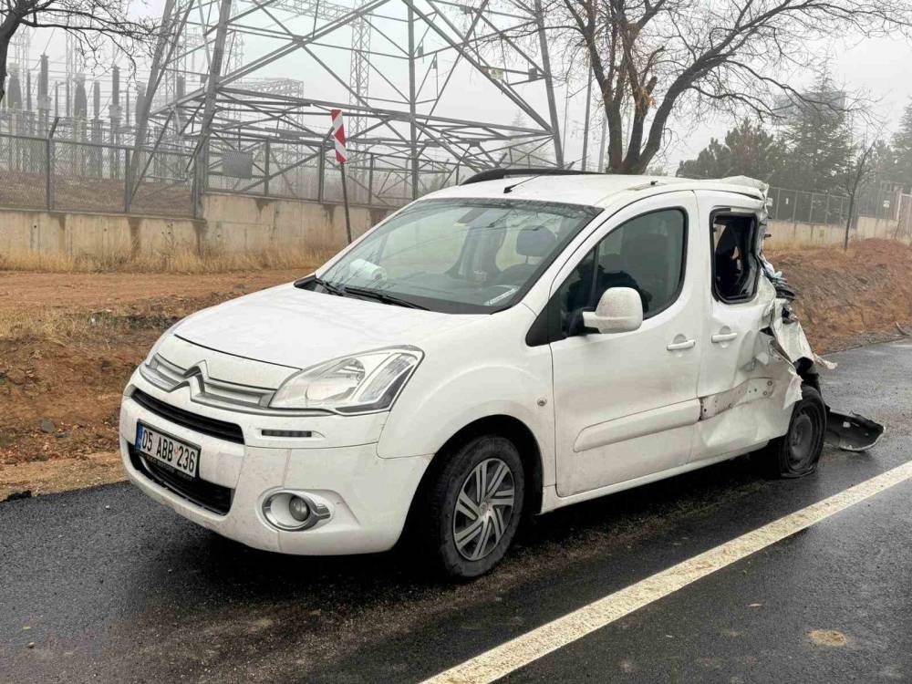 Konya'da sis kazaya neden oldu, yaralılar var