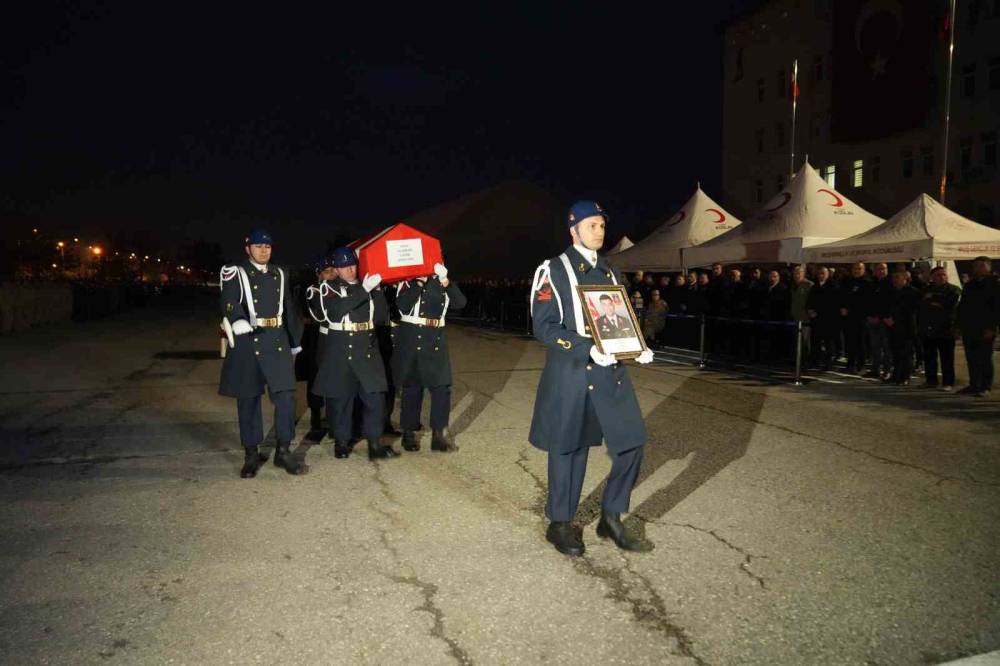 Makam odasında silah bakımında kaza... Üsteğmen hayatını kaybetti