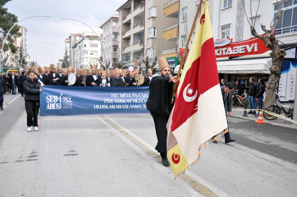 Mevlana'yı anma törenleri, Karaman’daki yürüyüşle başladı