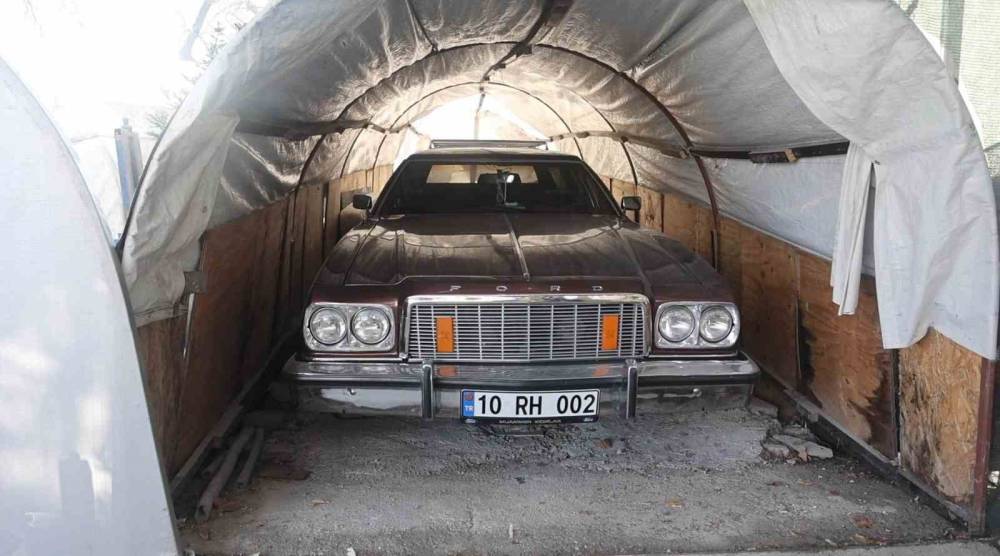 Konya'daki bu serada sebze değil araba yetişiyor!