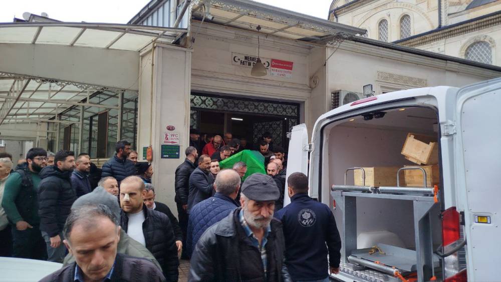 Evde temizlik yaparken fenalaşan 3 çocuk annesi öldü