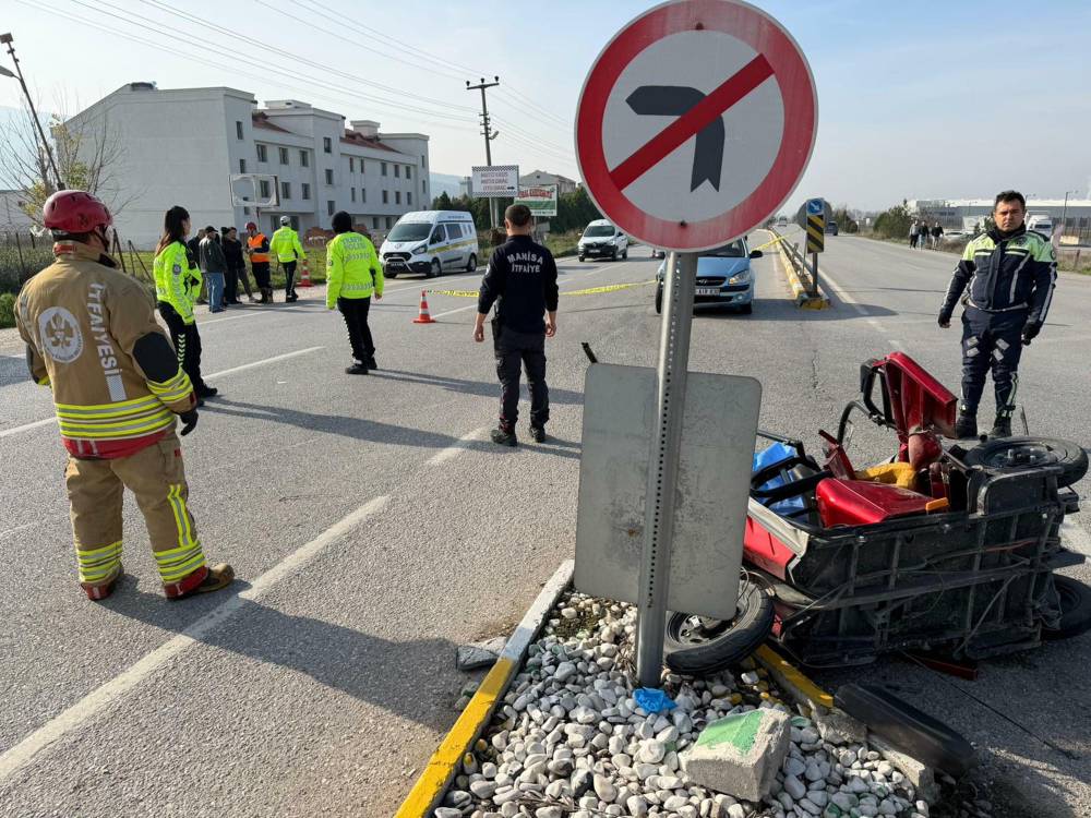 Otomobil elektrikli bisiklete çarptı; 1 ölü