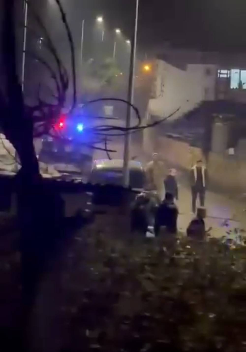 Kavgada yoldan geçen kişi hayatını kaybetti