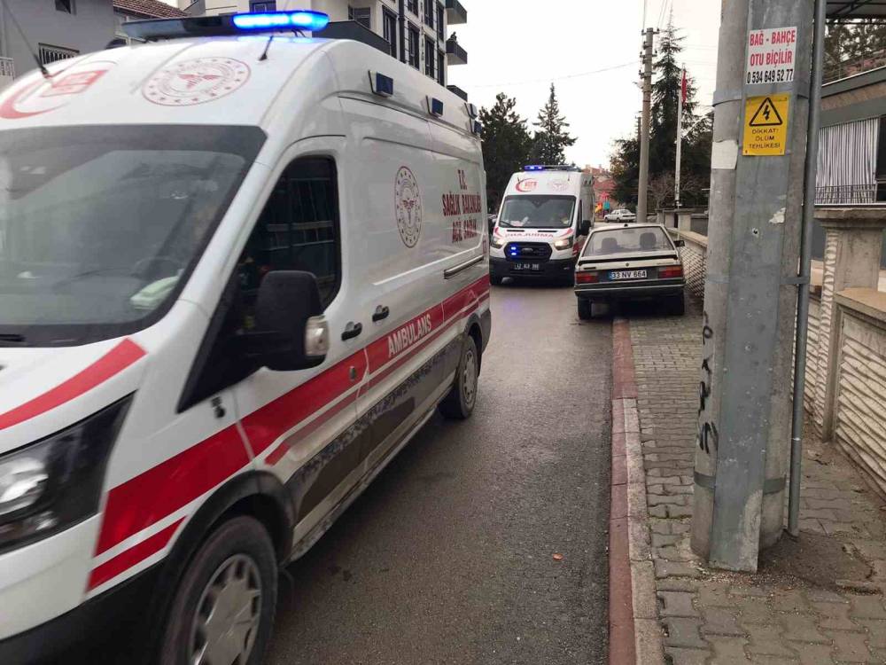 Konya’da pazarda taşlı-sopalı kavga! Yaralılar var