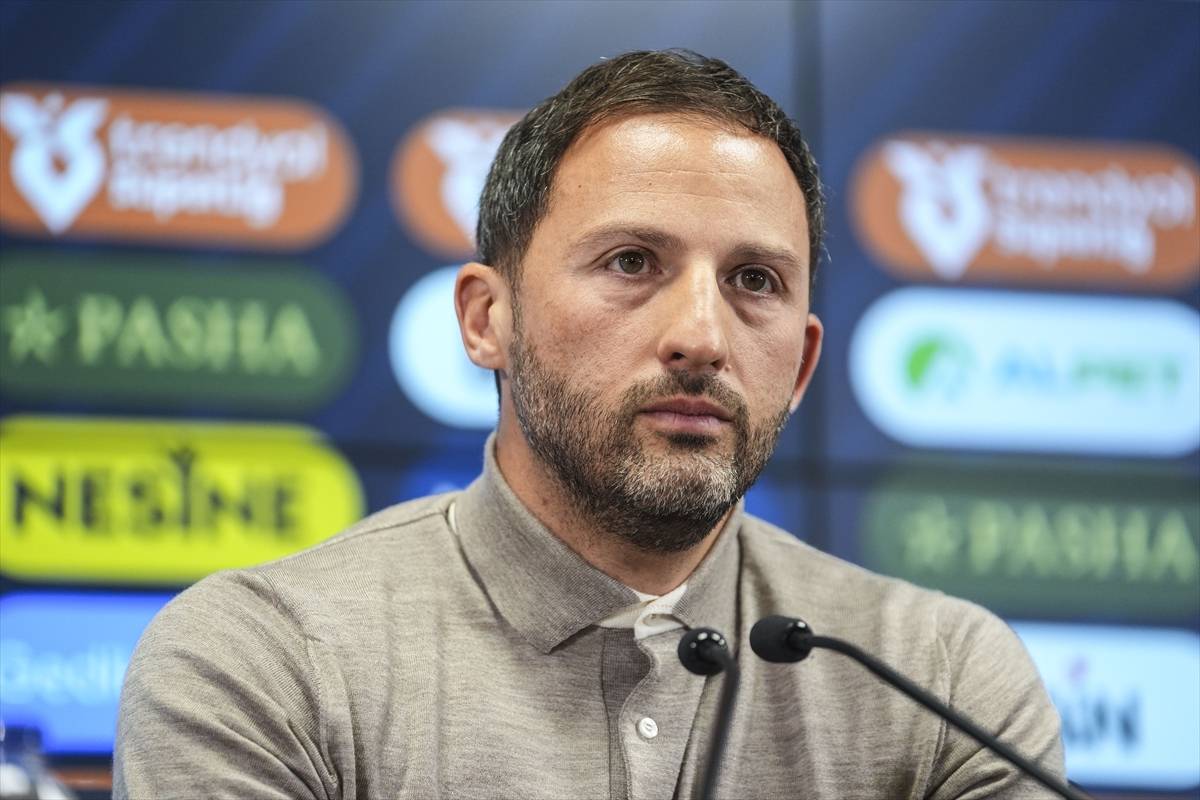 fenerbahce-teknik-direktoru-domenico-tedesco-4.jpg