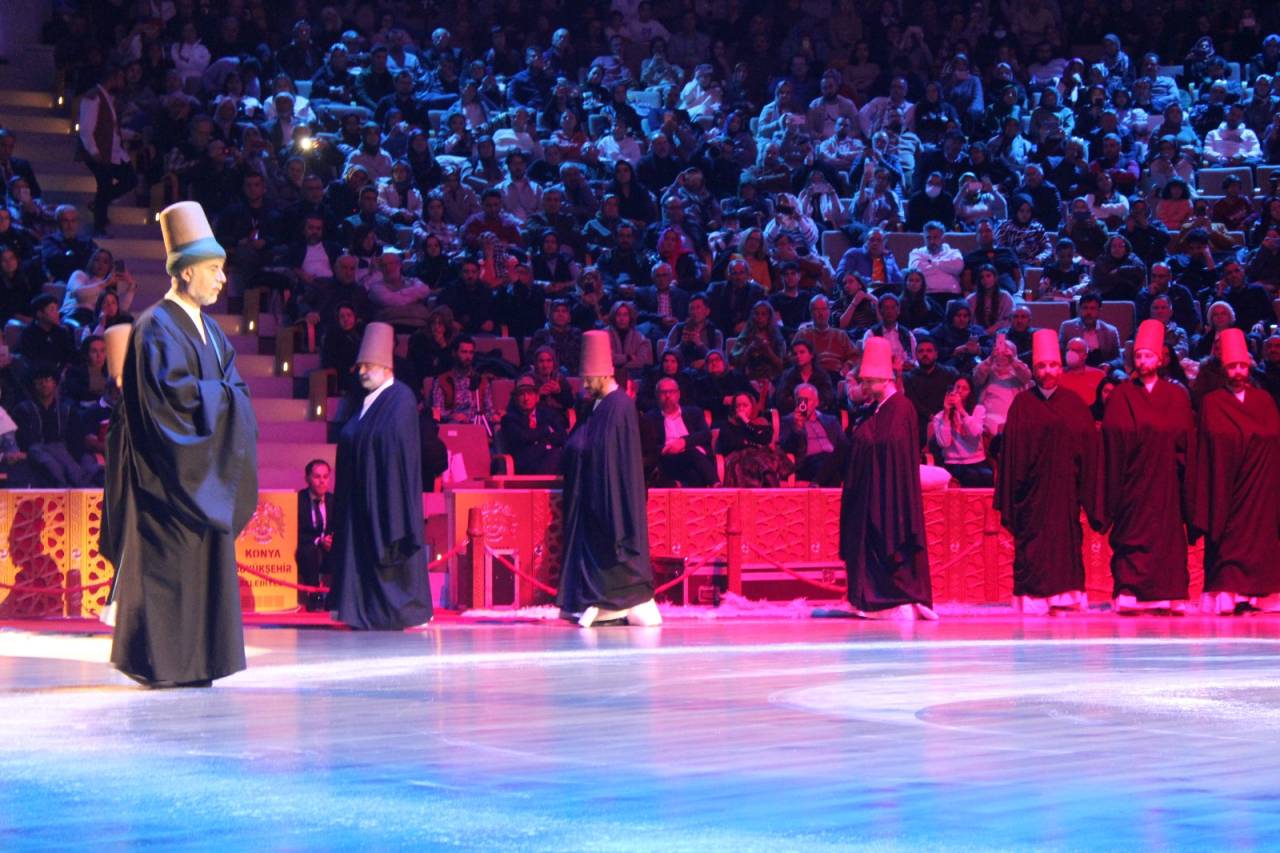 lumunu-ilahi-askina-kavustugu-dugun-sayan-mevlana-vefatinin-752-yilinda-aniliyor-3.jpeg
