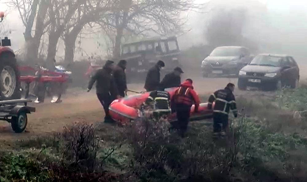 Sisli havada otomobil dereye uçtu; 18 yaşındaki genç öldü