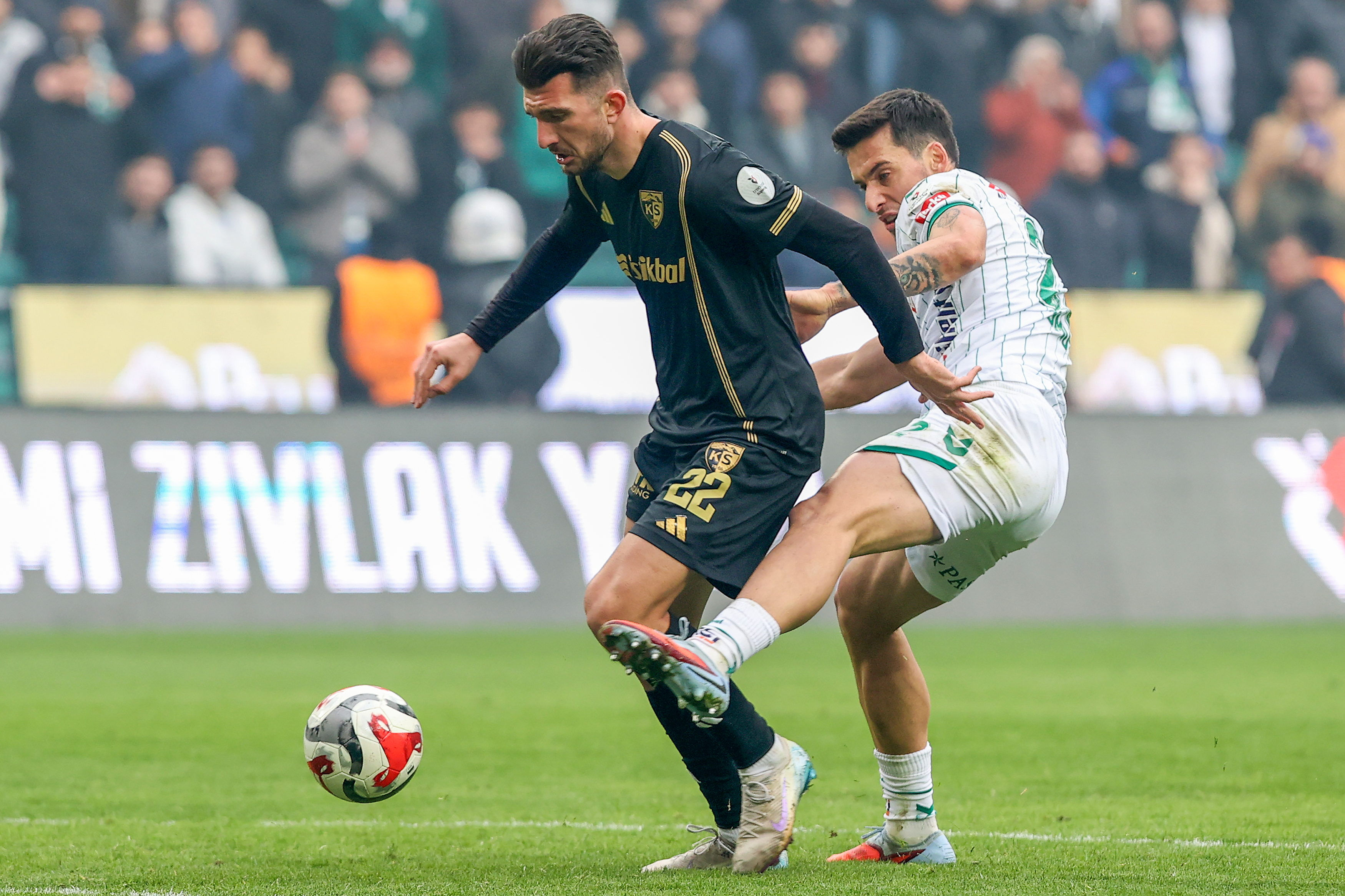 aa-20251220-40034259-40034251-tumosan-konyaspor-zecorner-kayserispor.jpg