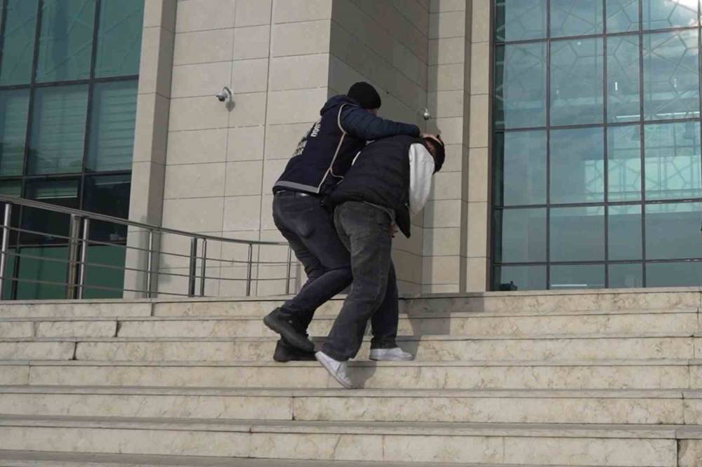 Darp, gasp, şantaj: Çıplak görüntüleri için bunu istediler!