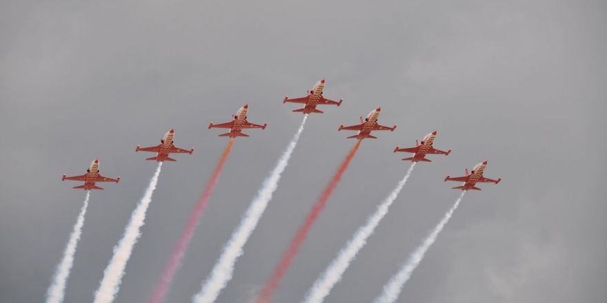 Türk Yıldızları’ndan Hıdırellez etkinliğinde gösteri