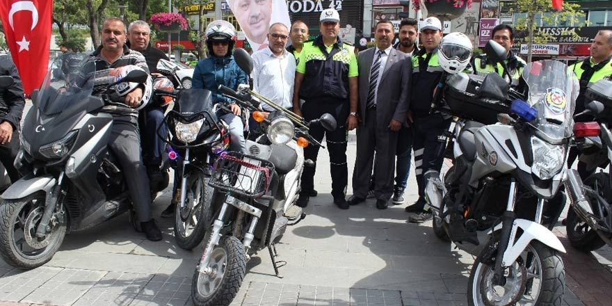 Konya’da motosiklet sürücülerine kask dağıtıldı