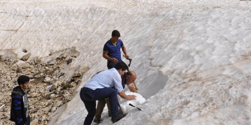 Kar için onlarca kilometre gidiyorlar