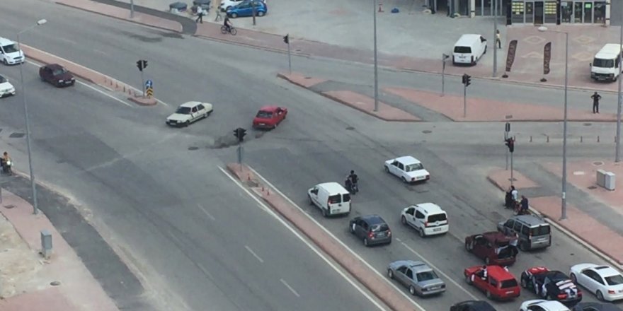 Konya'da magandalar trafiği birbirine kattı