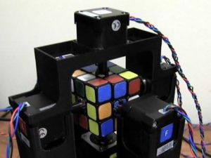 Rubik Küpünü 1 Saniyede Çözen Robot