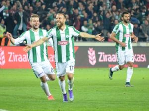 Azeri spiker T.Konyaspor'un golüne böyle sevindi