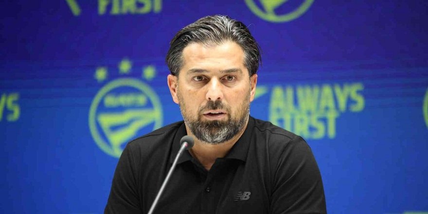 Konyaspor Teknik Direktörü İlhan Palut: “İlk bölümünü ciddi bir avantajla bitirmiş olduk”