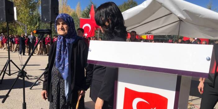 Konya'da 99 yaşındaki nine kutlamalara damga vurdu