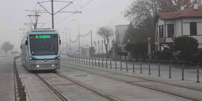 Konya’da sis etkili oldu, kent merkezinden görüntüler