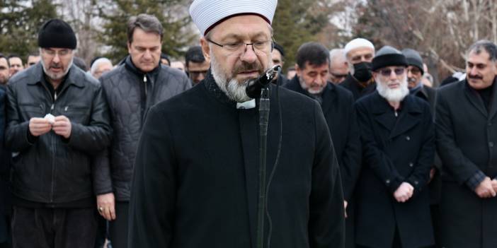 Diyanet İşleri Başkanı Ali Erbaş, Konya'da cenaze namazına katıldı